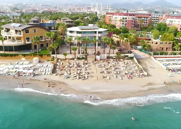 Club Tess Hotell Konaklı