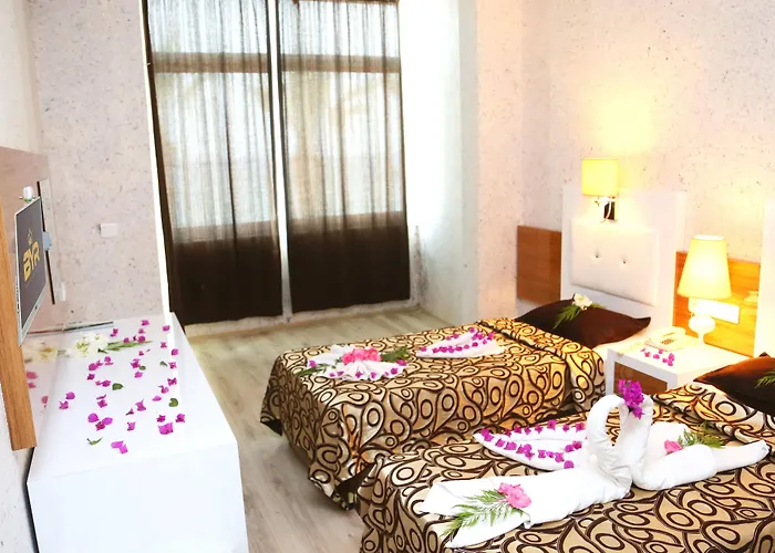 Hotell Club Tess 4*