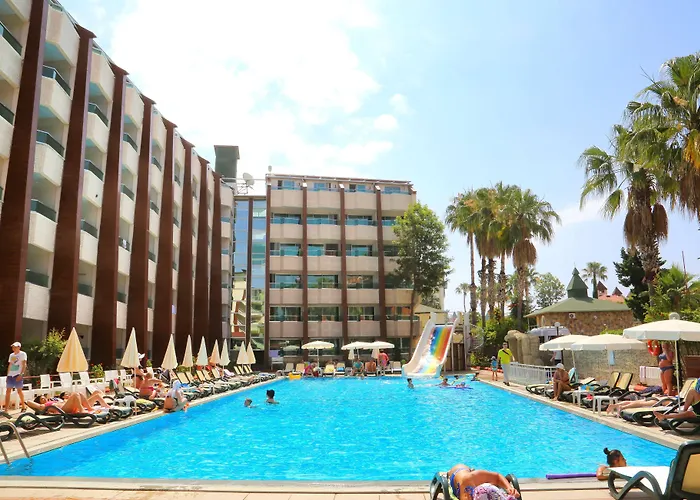 Club Tess Hotell 4*