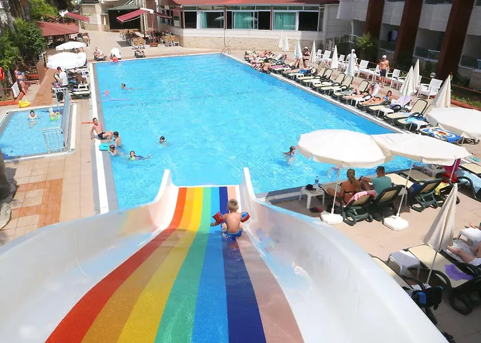 Club Tess Hotell Konaklı