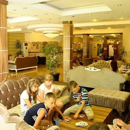 Club Tess Otel Konaklı