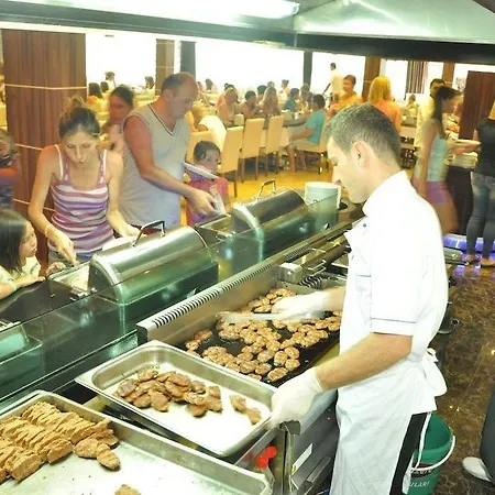 Club Tess Otel Konaklı