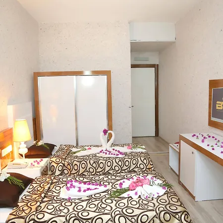 Hotel Club Tess 4*