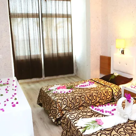Hotel Club Tess 4*
